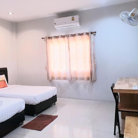 Chadaporn Mae Chaem Hotel Bagian luar foto