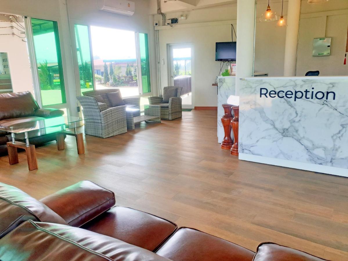 Chadaporn Mae Chaem Hotel Bagian luar foto